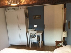 1 chambre, accès au Wi-Fi (inclus), literie fournie