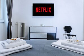 Hypo-allergenic bedding, down duvets, memory-foam beds, in-room safe - Pamphili Rooms (Rome)