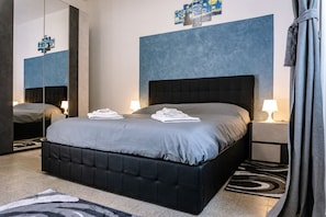 Comfort Room | Hypo-allergenic bedding, down duvets, memory-foam beds, in-room safe - Pamphili Rooms (Rome)
