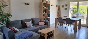 Living area - Maison à Louer Période du Festival D'avignon du 29 Juin au 21 Juillet 2024 (Le Pontet)