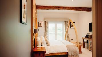 Habitación junior | Caja de seguridad en la habitación y insonorización