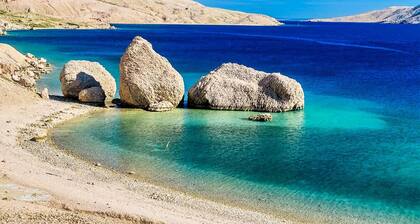 Apartment with sea view, free WiFi, free parking