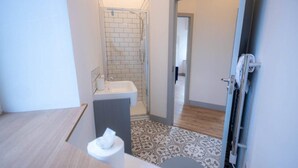 Unclassified image, 4 of 26, button - West One Retail Park Two-bedroom (Manchester)
