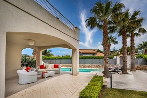 Pool - Villa Jacqueline with private pool sleeps 8 (Scopello)
