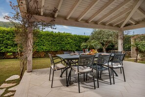Outdoor dining - Villa Jacqueline with a private pool, sleeps 8 (Scopello)