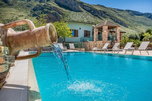 Villa Miceli with private pool