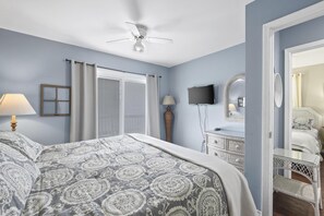 3 室のベッドルーム、アイロン / アイロン台、WiFi (無料)、ベッドシーツ