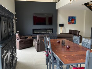 Dining - Luxury Retreat: Heated Pool, Jacuzzi, Fitness, Near Le Mans (Sargé-lès-le-Mans)