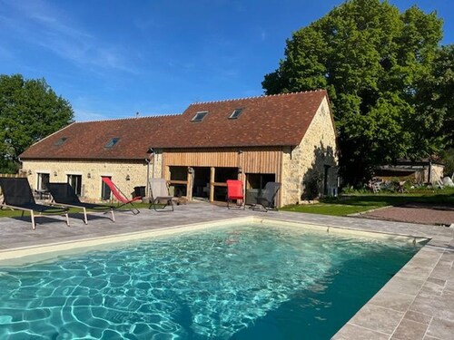 Luxury Retreat: Heated Pool, Jacuzzi, Fitness, Near Le Mans