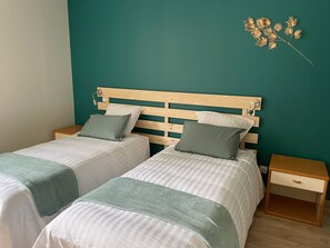 6 bedrooms, free WiFi, bed sheets - Luxury Retreat: Heated Pool, Jacuzzi, Fitness, Near Le Mans (Sargé-lès-le-Mans)