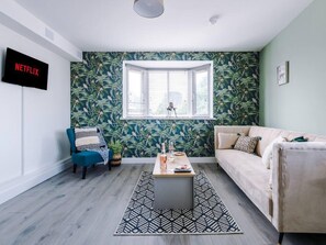 Apartment | Living area - One-bedroom by Media City UK by Belvilla (Manchester)