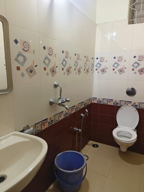 Classic Room | Bathroom