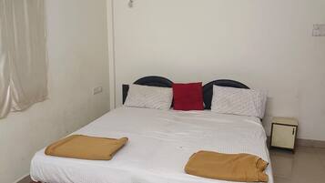 Classic Room | 1 bedroom, bed sheets