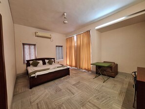 Classic Room | 1 bedroom, desk, free WiFi - OYO Spacetel (Bidhannagar)