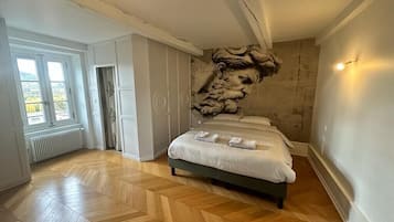 1 slaapkamer, een strijkplank/strijkijzer, gratis wifi, beddengoed