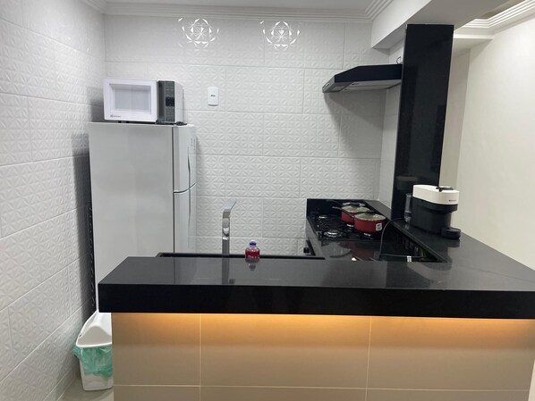 아파트 | 전용 주방 | 냉장고, 전자레인지, 오븐, 쿡탑