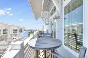 تناول الطعام بالخارج