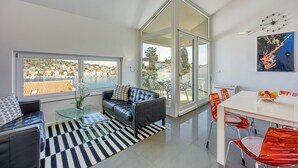 Family Apartment, 2 Bedrooms, Refrigerator & Microwave (RR Losinj Harbour View Apartment) | Interior - RR Losinj Harbour View Apartment (Mali Losinj)