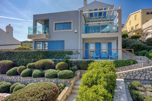 RR Losinj Harbour View Studio