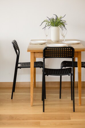 Appartement, 1 chambre, balcon | Salle de séjour