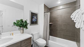 Towels, soap, shampoo, toilet paper