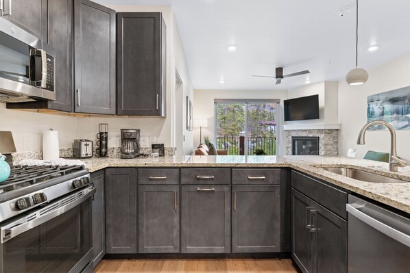 Fridge, microwave, oven, stovetop - Central Location with Scenic Mountain Vista Views from the Private Balcony! (Keystone)