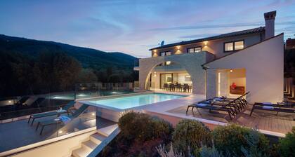 NEW IN SEASON 2024 Villa Valmata Adriatic Pearl