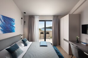 5 dormitorios, tabla de planchar con plancha, cuna de viaje