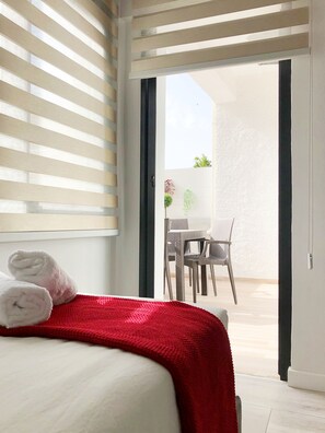 3 bedrooms, iron/ironing board, WiFi, bed sheets - Luxury Stay directly on Mackenzie Beach (Larnaca)