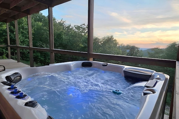 Tina de hidromasaje al aire libre