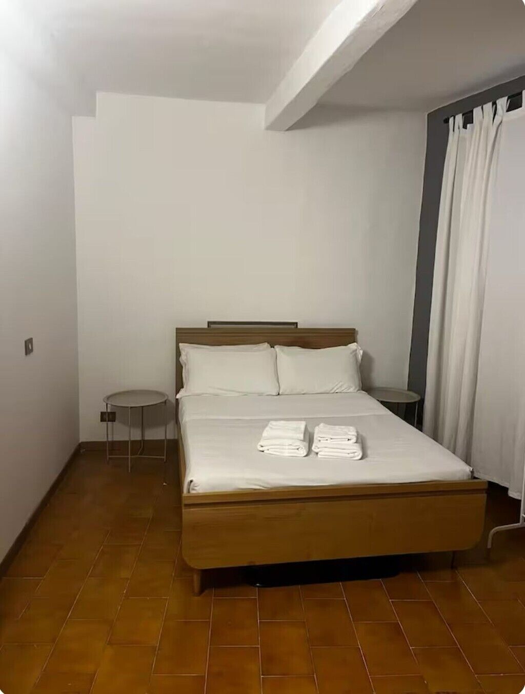 1 camera, Wi-Fi, lenzuola