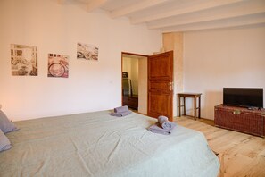 2 bedrooms, free WiFi, bed sheets