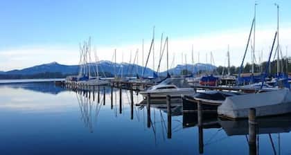 Apartment 3 - Calm & Cozy