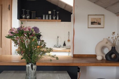 Apartment 5 - Family & Friends