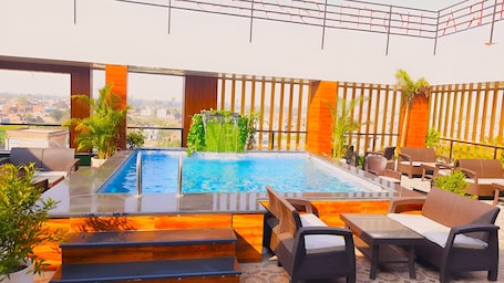 Indoor pool. Hotel Grand Patliputra
