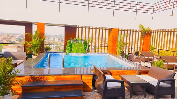 Indoor pool - Hotel Grand Patliputra (Siwan)