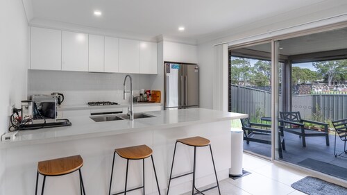 Shell Cove Escape - well appointed home in great location