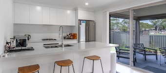 Shell Cove Escape - well appointed home in great location