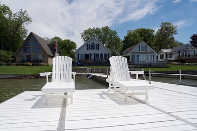 Southshore Lakehouse on Gun Lake -Like New Home on Goldcoast of Gun Lake