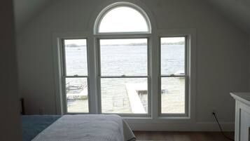 4 habitaciones, tabla de planchar con plancha, cuna de viaje y wifi