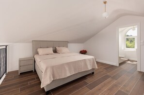 4 bedrooms, iron/ironing board, travel cot, free WiFi