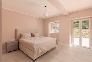 4 chambres, fer et planche à repasser, lit parapluie, Wi-Fi gratuit