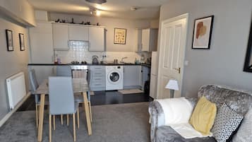 Apartment | Living area | TV