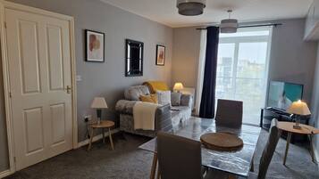 Apartment | 2 bedrooms, iron/ironing board, free WiFi, bed sheets