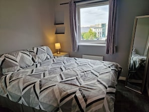 Appartement | 2 chambres, fer et planche à repasser, Wi-Fi gratuit, draps fournis