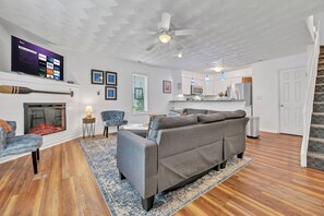 Smart TV, fireplace