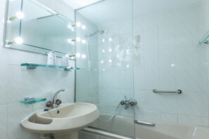 Apartment | Bathroom