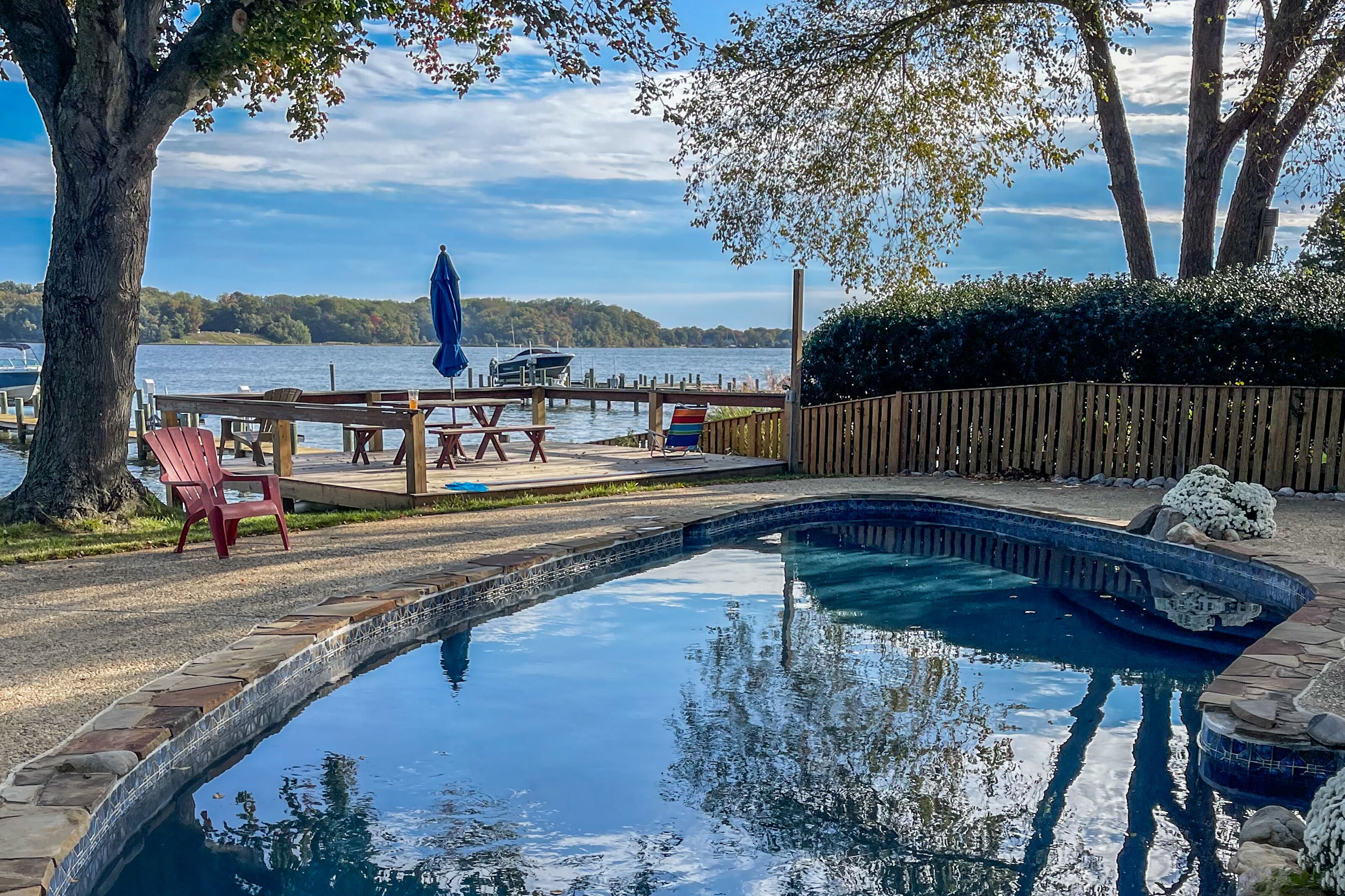 River's Edge - Newly renovated 3BR Waterfront Retreat with Pool