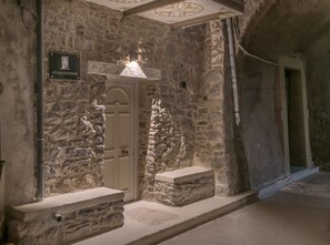 Unclassified image, 4 of 35, button - Avgoustinos House - Stone Arch (Chios)