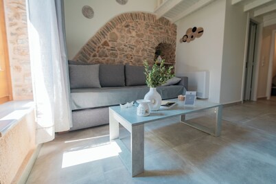 Avgoustinos House - Stone Arch